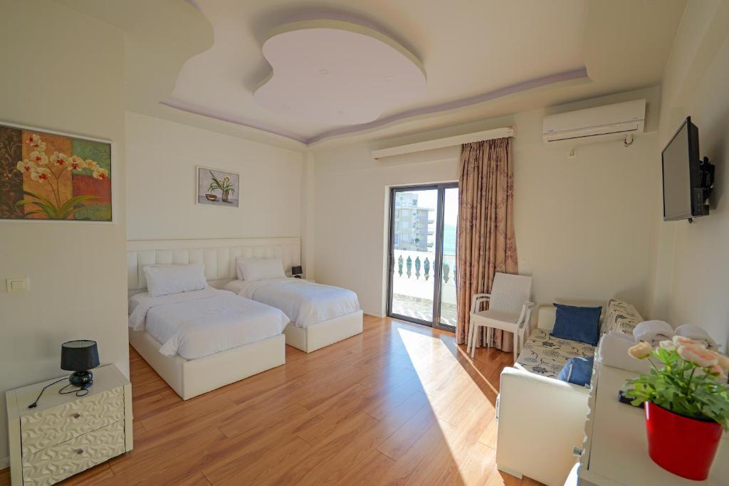 Deluxe Double or Twin Room with Sea View
