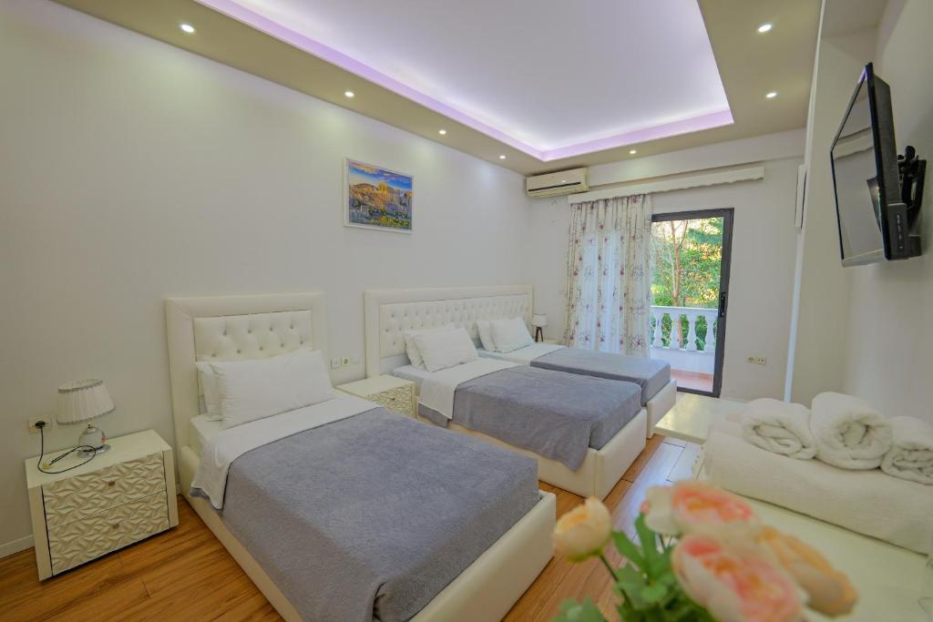 Triple Room with Balcony